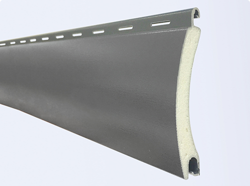 Lame aluminium injecté pour volet roulant